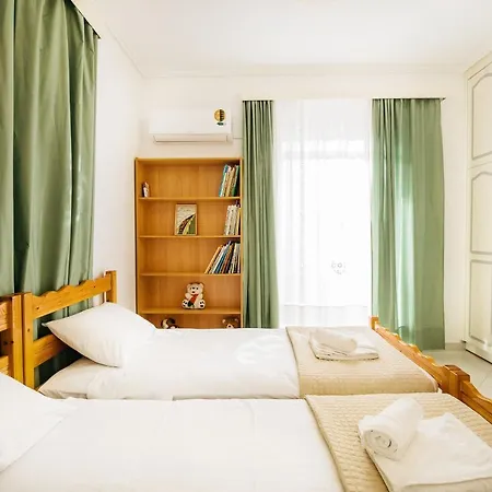 Ferienhaus Olive Yard House